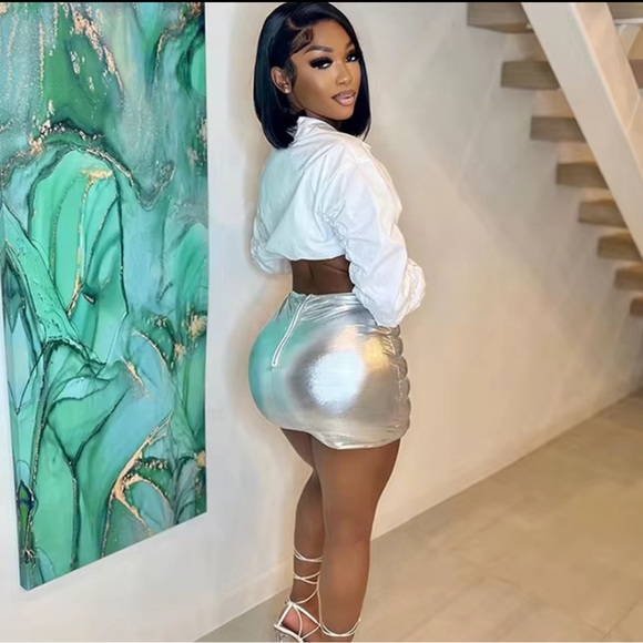 Unbranded:Silver Puffer Mini Skirt - Picture 5 of 9